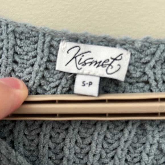 Kismet Cozy Blue V-Neck Sweater with Textured Design - Picture 3 of 3